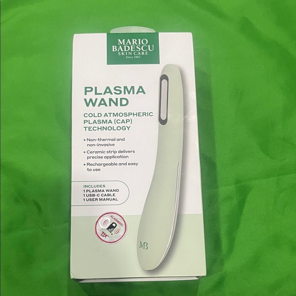 Mario Badescu Plasma Wand in White and Green